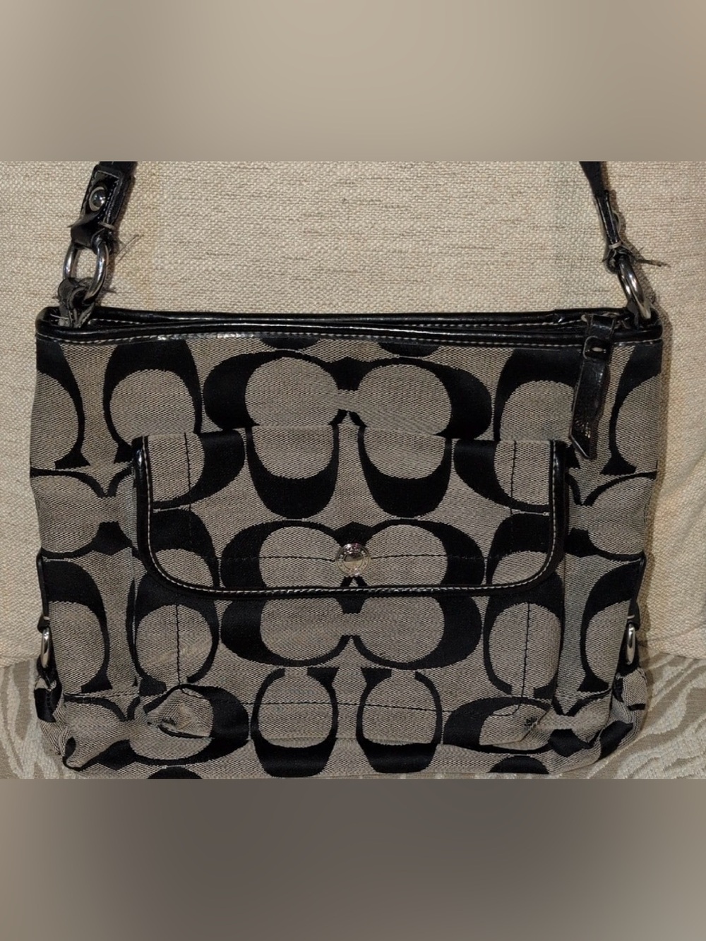 VINTAGE COACH MONOGRAM DAISY SHOULDER BAG F16558